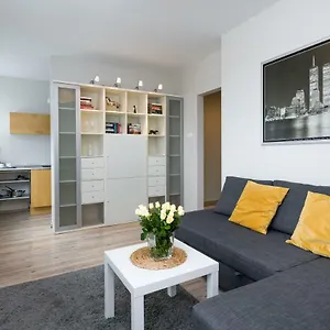 sunny-1-room-apartment-with-the-view-over-cracow.krakowhotelspoland.com/