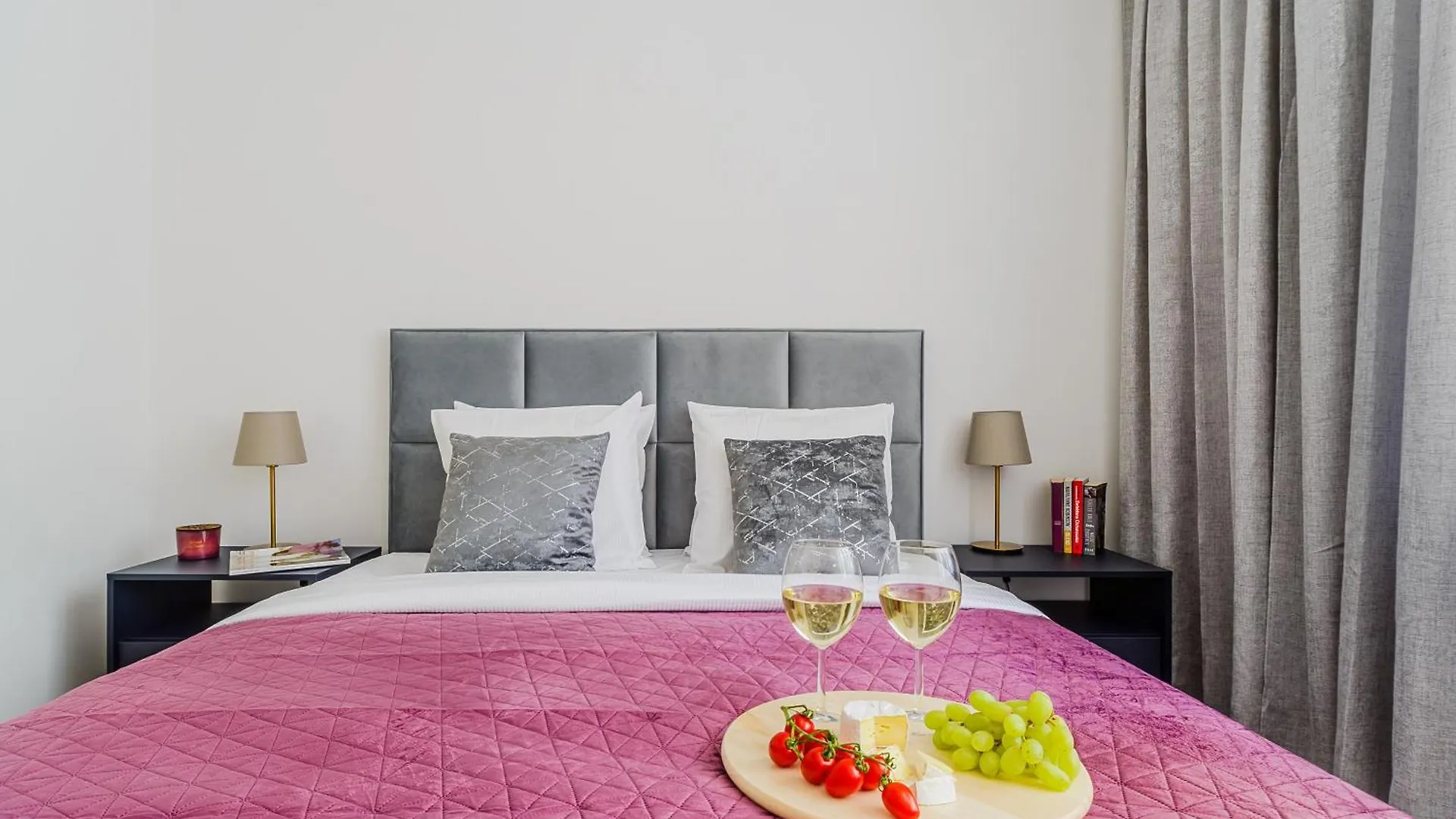 Lumina Lux Apart With A Balcony Near Palace Of Culture And Science Warszawa 0*,  Polen